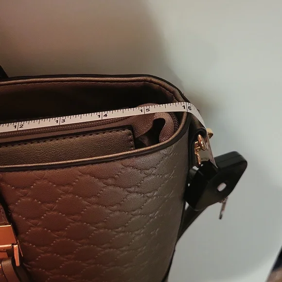 NWT Diophy medium gold tote purse - Picture 9 of 11